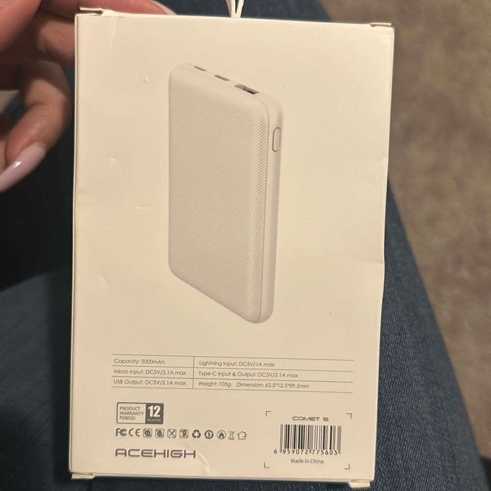 Comet 5 - 5,000 mAh Ultra Thin Power Bank NEW IN BOX